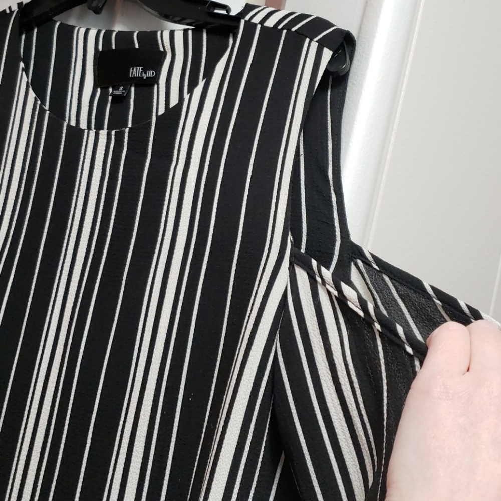 Spring/Fall cold shoulder dress - Picture 3 of 4
